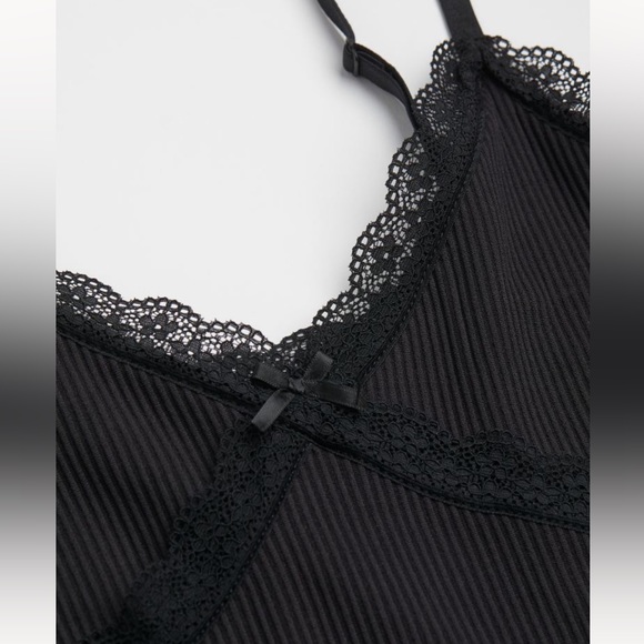 H&M Lace Ribbed Bodycon Dress 🖤 - Picture 2 of 5